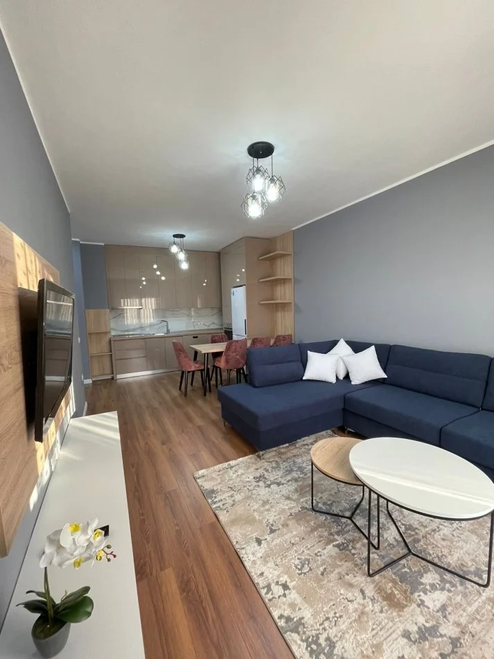 Tirane, jepet me qera apartament 2+1+Ballkon Kati 7, 107 m² 600 € (Oasis Residence)