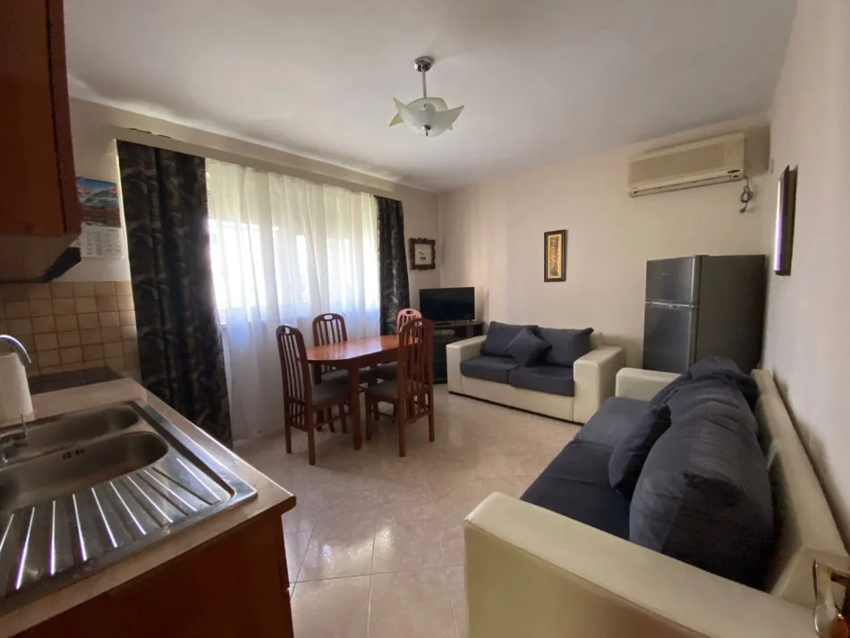 Tirane, jepet me qera apartament 2+1 Kati 2, 75 m² 450 € (21 Dhjetori)