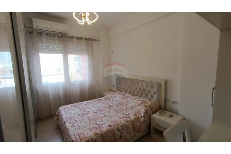 Tirane, jepet me qera apartament 1+1+Aneks+Ballkon Kati 3, 60 m² 600 € (Tirana Golden Park)
