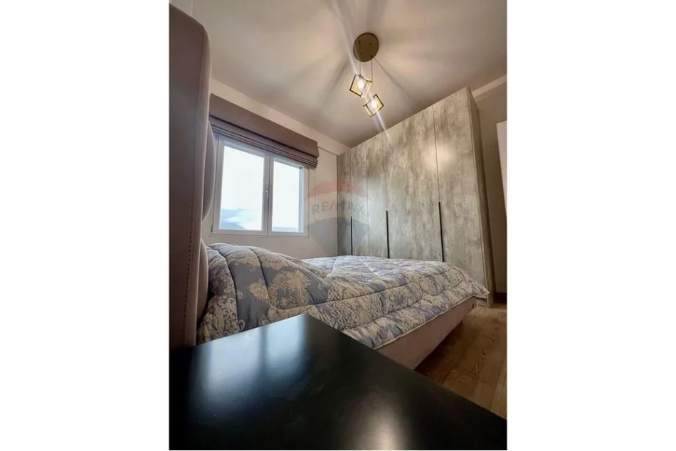 Tirane, jepet me qera apartament 2+1+Aneks+Ballkon Kati 7, 100 m² 1.100 € (Square 21)