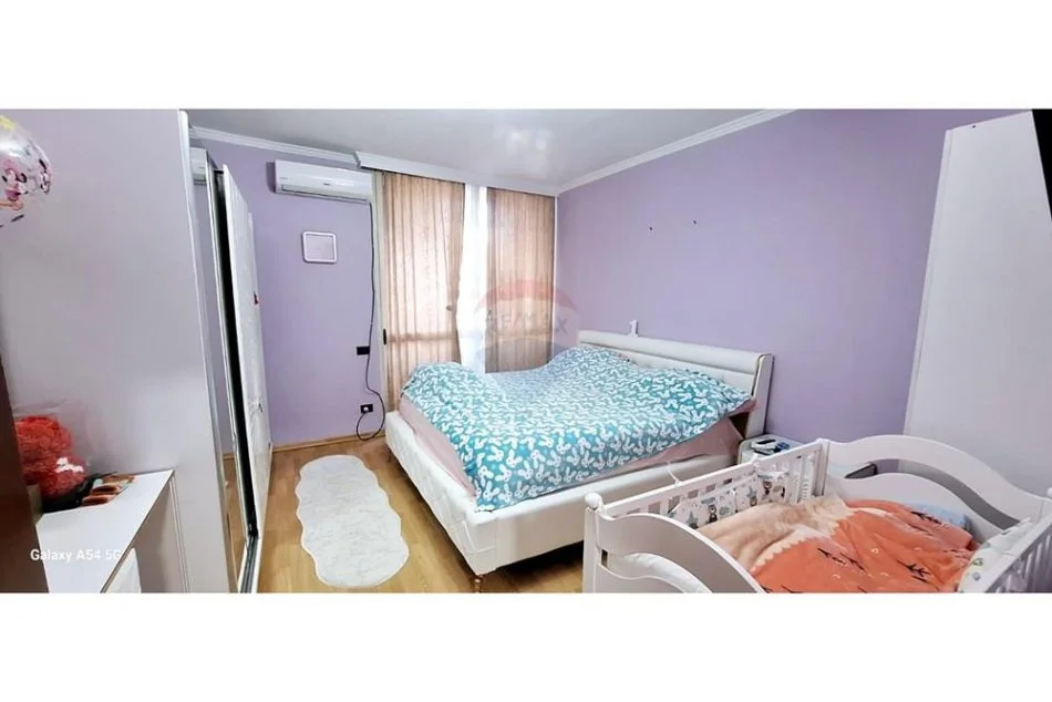 Tirane, jepet me qera apartament 2+1+Aneks+Ballkon Kati 3, 110 m² 900 € (Komuna e Parisit)