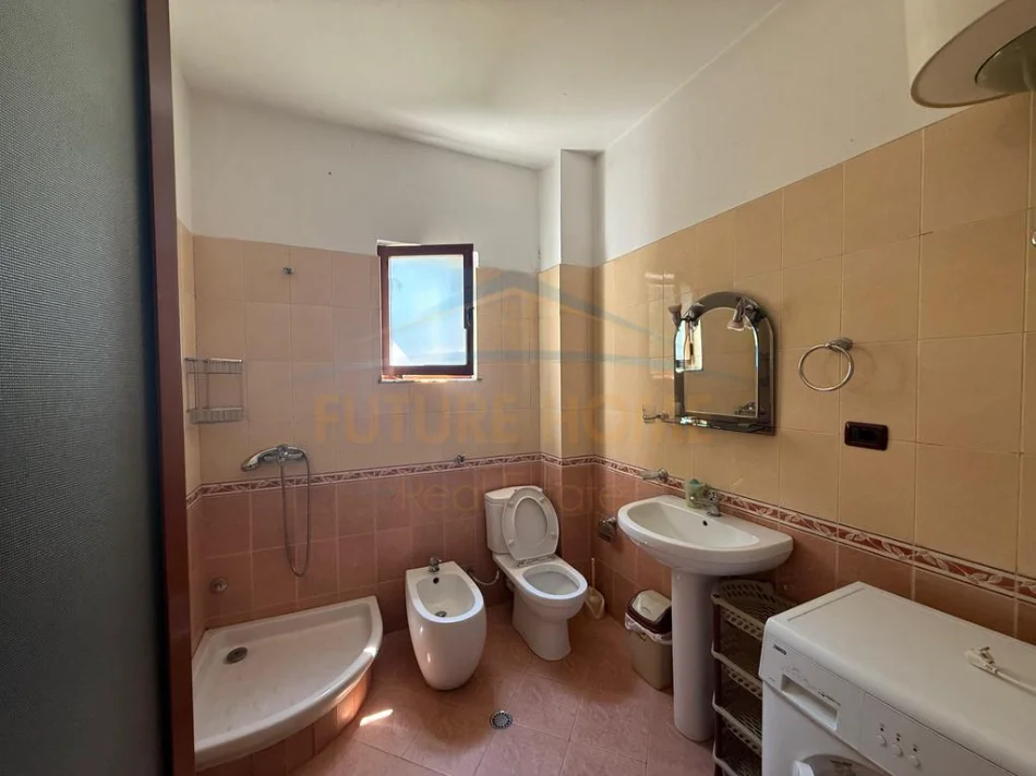 Tirane, jepet me qera apartament 2+1 Kati 2, 100 m² 350 € (FRESK , Rruga Dalip Topi)
