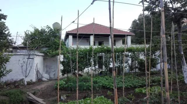 Tirane, shitet apartament 2 Katshe Kati 2, 232 m² 83.000 € (ne Shtish- Tufine Tirane.)