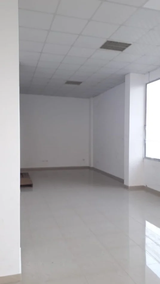 Tirane, jepet me qera ambjent biznesi Kati 0, 73 m² 435 € (Frederik Shiroka)