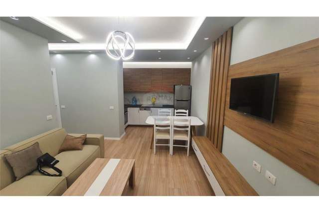 Tirane, jepet me qera apartament 2+1 Kati 9, 93 m² 650 Euro (Don Bosko)
