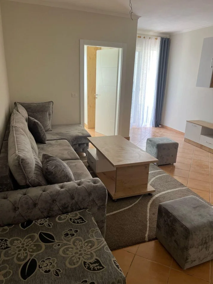 Tirane, jepet me qera apartament 2+1 Kati 2, 85 m² 430 € (Bulevardi Migjeni Yzberisht)