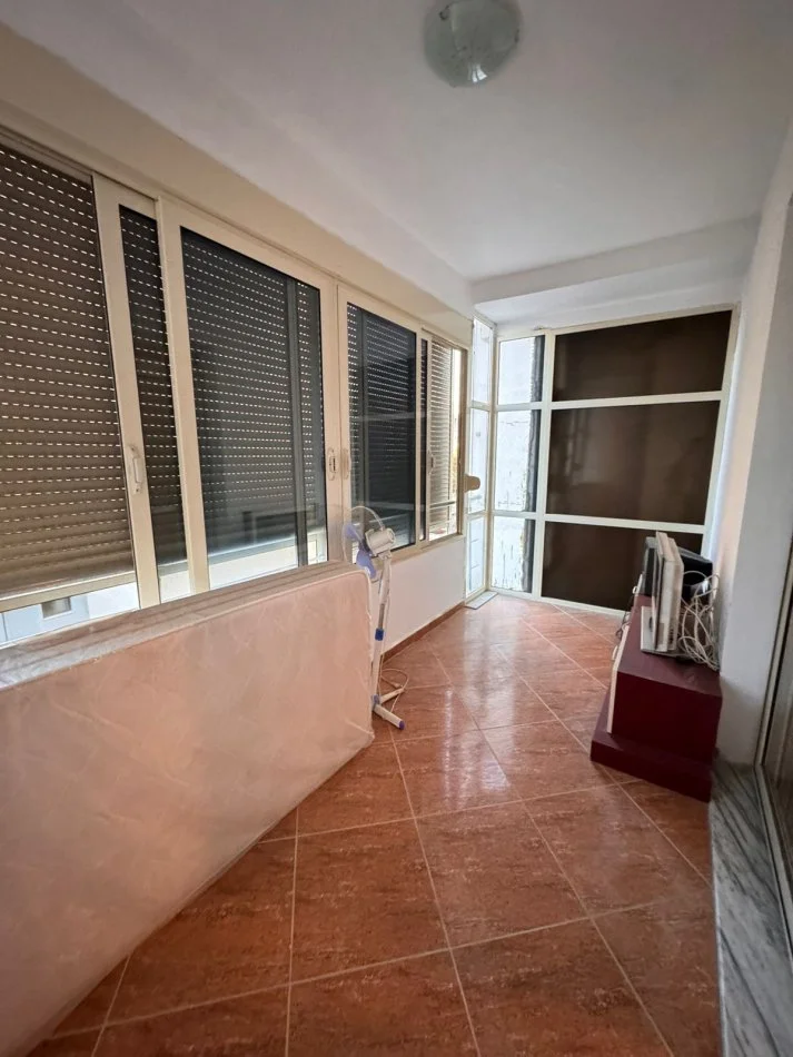 Durres, shitet garsonier Kati 2, 58 m² 70.000 € (RROTA KUQE PLAZH!)