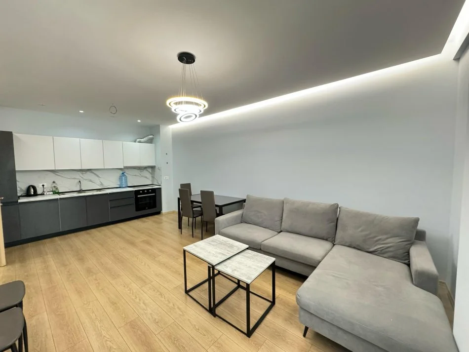 Tirane, jepet me qera apartament 1+1+Ballkon Kati 6, 500 m² 500 € (Rruga e dibres)