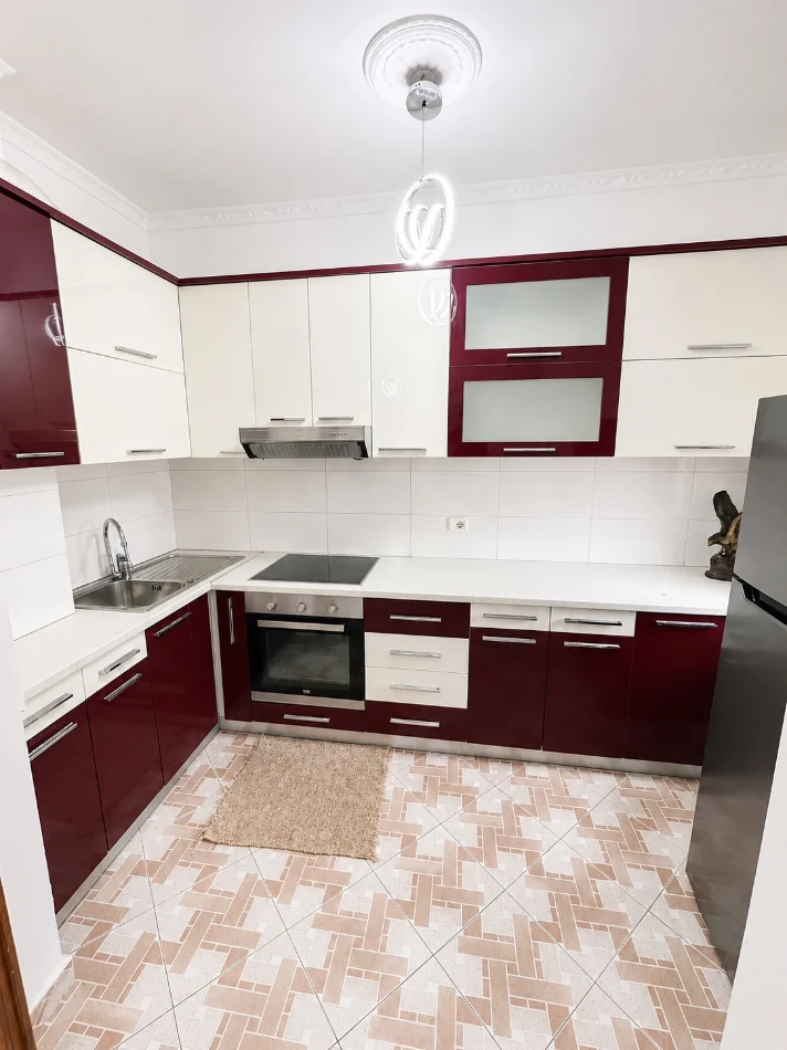 Tirane, jepet me qera apartament 2+1+Aneks+Ballkon Kati 7, 95 m² 480 € (Astir)