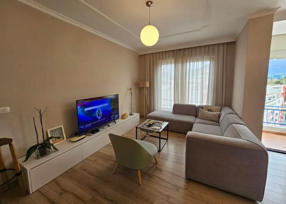 Tirane, jepet me qera apartament 2+1+Ballkon , 1.500 € (Rruga Kosovarëve)