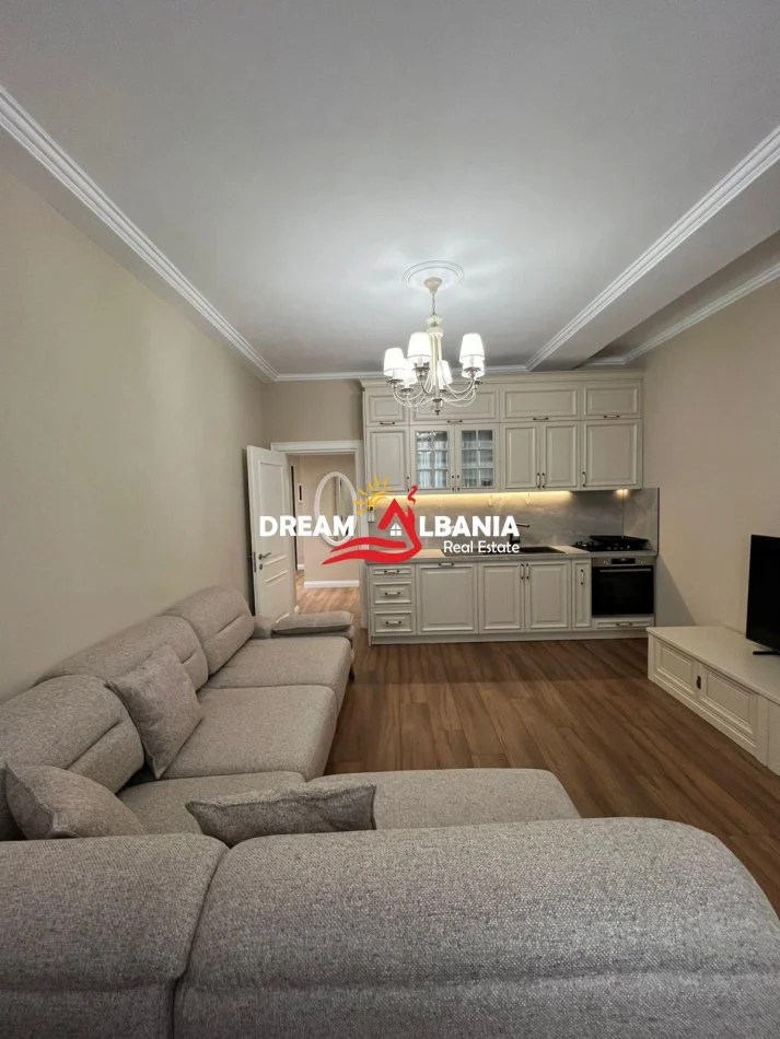 Tirane, jepet me qera apartament 1+1+Ballkon Kati 5, 70 m² 600 € (Prane Shkolles se Baletit)