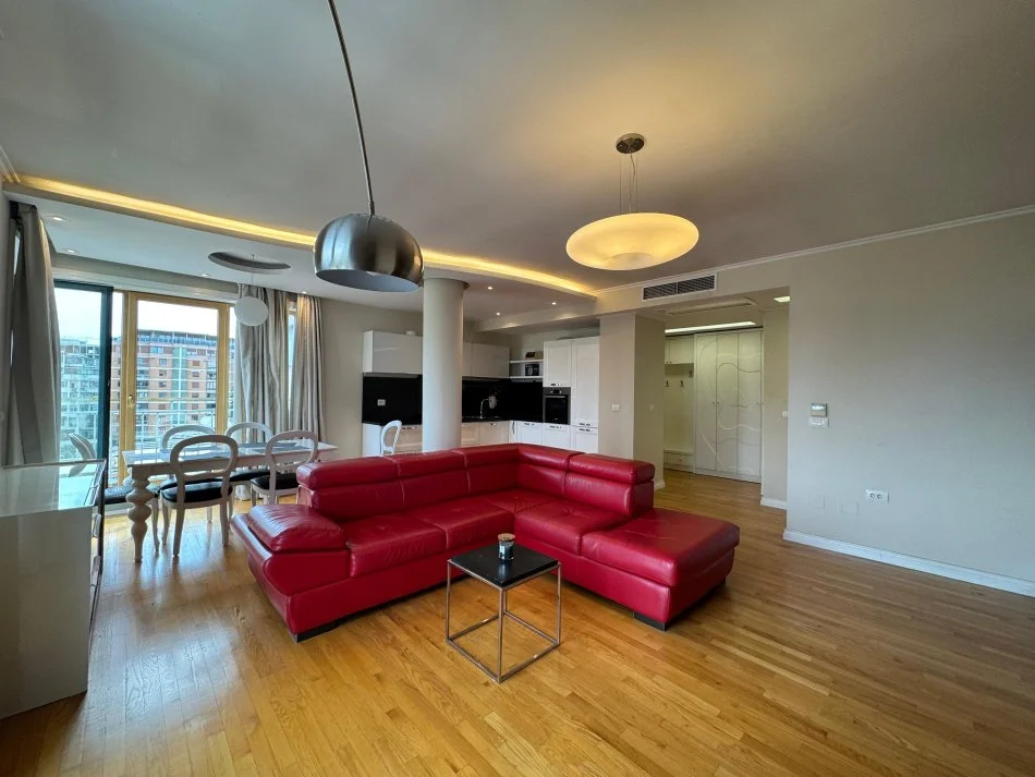 Tirane, jepet me qera apartament 1+1 Kati 7, 123 m² 1600 € (blloku)