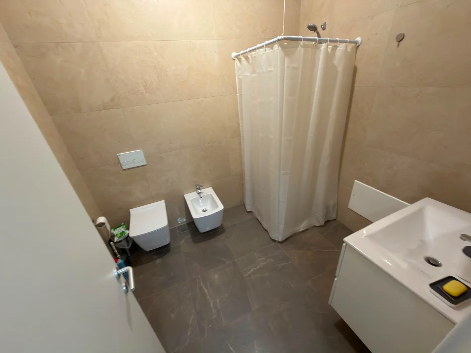 Tirane, shitet apartament 1+1+Ballkon Kati 9, 66 m² 120.000 € (Bulevardi Migjeni)