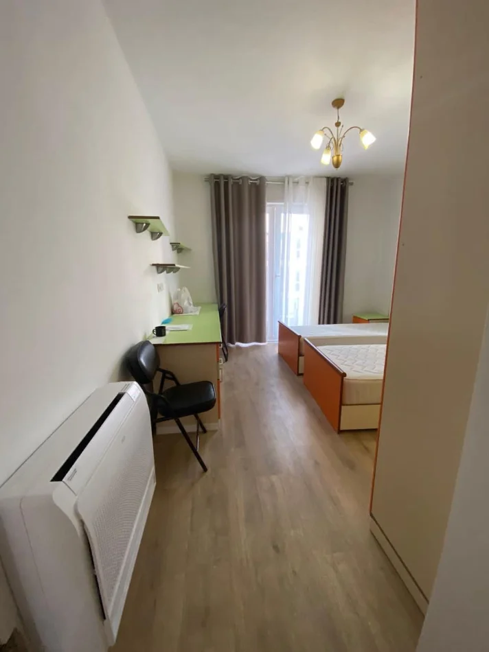 Tirane, jepet me qera apartament 2+1+Ballkon Kati 7, 400 € 