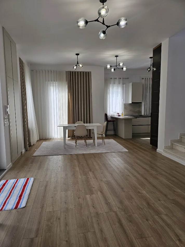 Tirane, jepet me qera Vile 3 Katshe , 170 m² 2.500 € (Vila Lule,TEG)