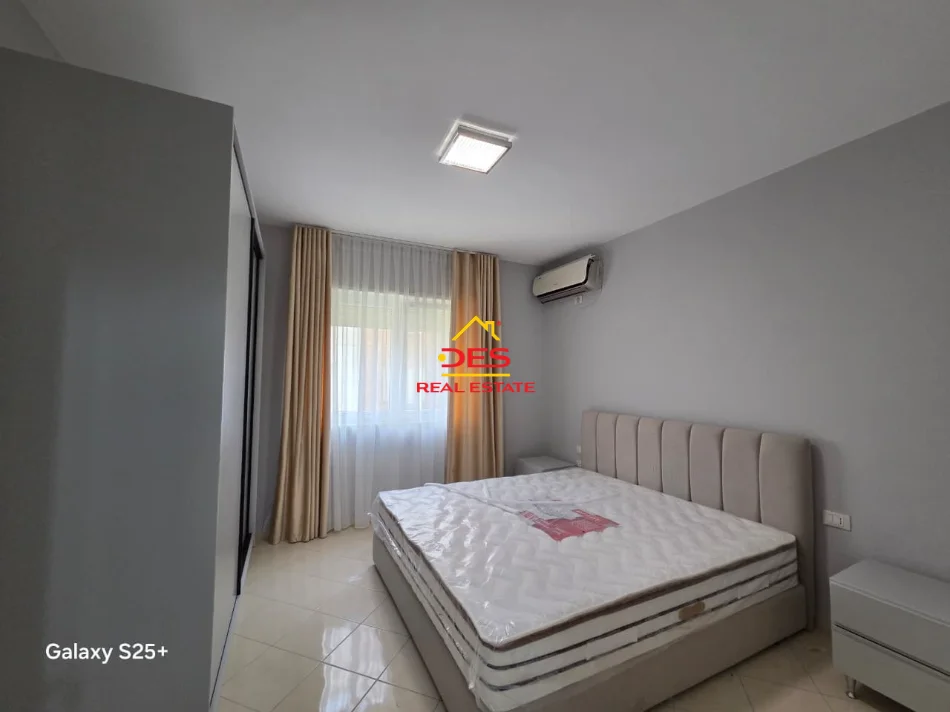 Vlore, jepet me qera apartament 1+1+Ballkon Kati 1, 70 m² 450 € (Rruga Aleksandër Moisu)
