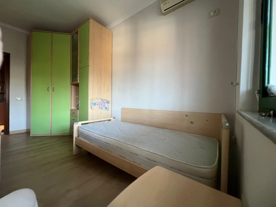 Tirane, jepet me qera apartament 2+1+Ballkon Kati 7, 1 m² 850 € (Rruga “Myslym Shyri”)