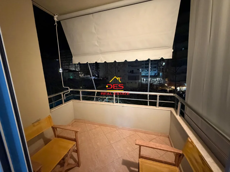 Vlore, jepet me qera apartament 2+1+Ballkon Kati 3, 100 m² 400 € (Lungomare)