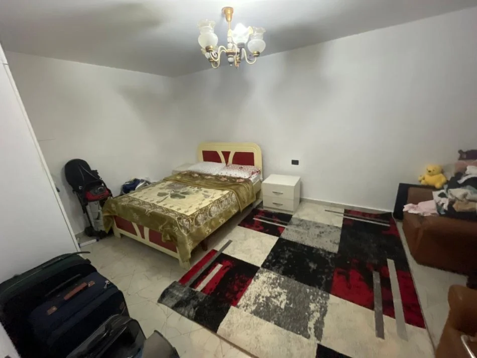 Tirane, jepet me qera Vile 1+1 Kati 0, 55 m² 300 € 