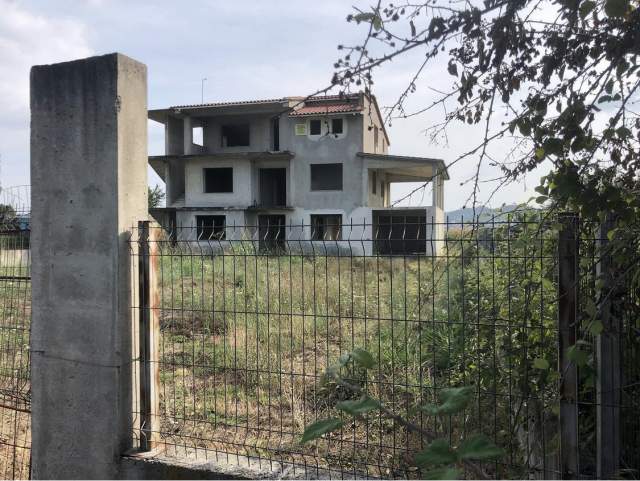Tirane, shes Vile Kati 3, 350 m² 250.000 Euro