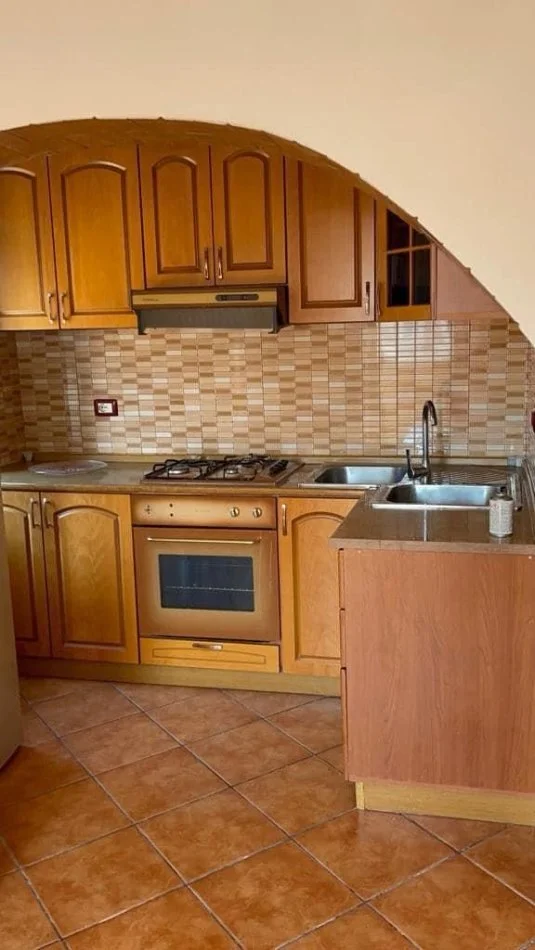 Durres, jepet me qera apartament 2+1+Ballkon Kati 3, 85 m² 370 € 