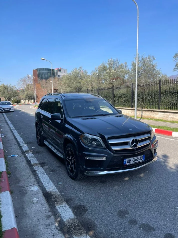 Tirane, shes makine Mercedez Gl Nafte, gri e erret Klima 240.000 km 14.000 €