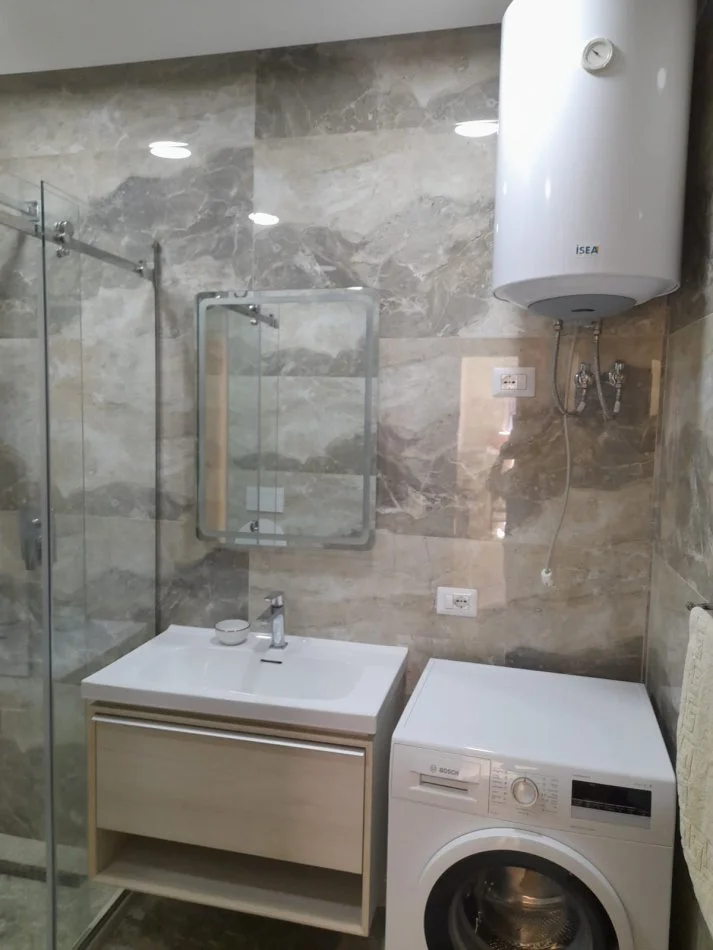 Tirane, jepet me qera apartament 2+1+Aneks+Ballkon Kati 3, 520 € 