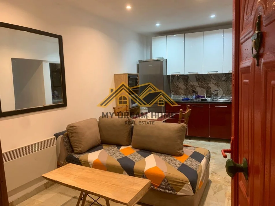 Durres, jepet me qera shtepi 2+1 Kati 0, 200 m² 250 € (SEKTIOR RINIA)