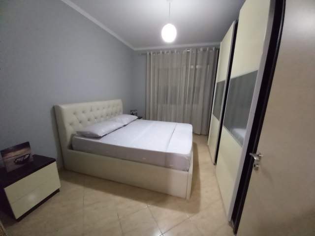 Tirane, jepet me qera apartament 1+1 Kati 4, 50 m² 430 Euro (Kodra e Diellit)