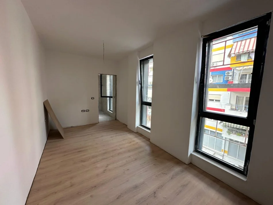 Tirane, shitet apartament 2+1 Kati 5, 195.000 € (SHESIM APARTAMENT 2+1+2 KOPSHTI ZOOLOGJIK!)