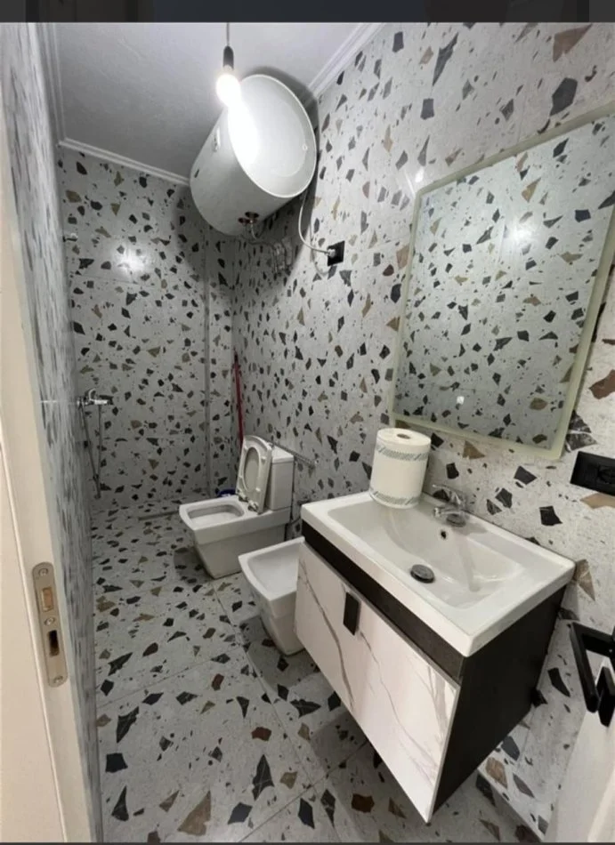 Tirane, shitet apartament 2+1+Ballkon Kati 3, 101 m² 167.000 € 