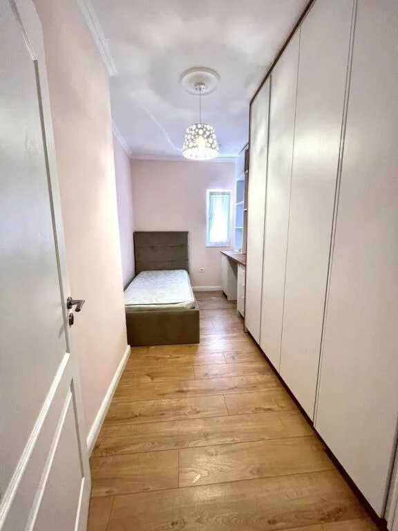 Tirane, jepet me qera apartament Kati 5, 80 m² 800 € 