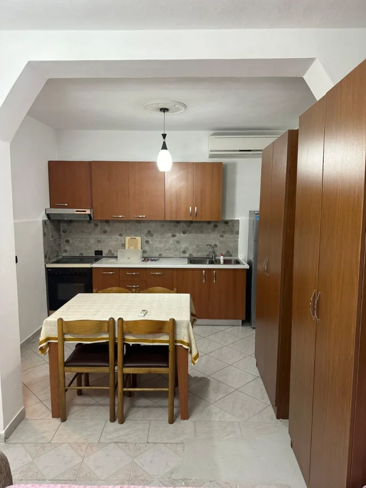jepet me qera garsonier 1+1 Kati 1, 40 m² 400 € (DHIMITER SHUTERIQI)