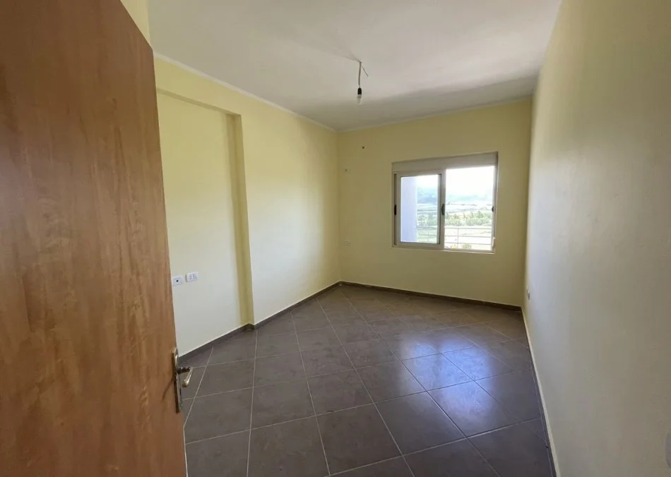 Apartament 2+1 per shitje ne Orikum me pamje nga deti.