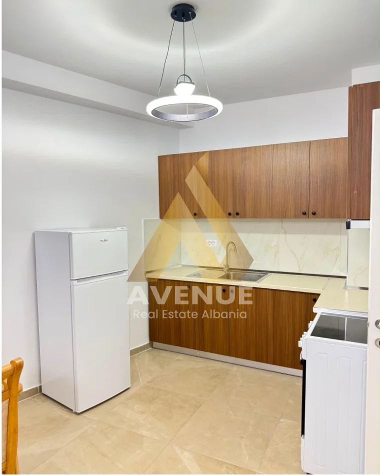 Tirane, jepet me qera apartament 1+1 Kati 9, 450 € (KOMPLEKSI JOLLA ASTIR)