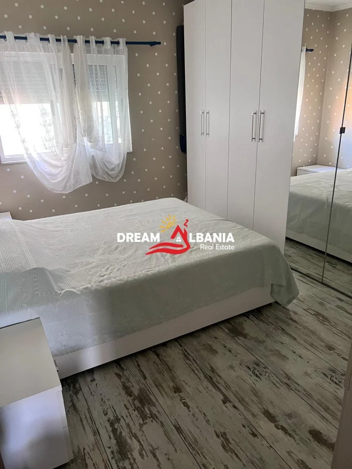 Tirane, jepet me qera apartament 2+1 , 100 m² 660 € (tek Komuna e Parisit)