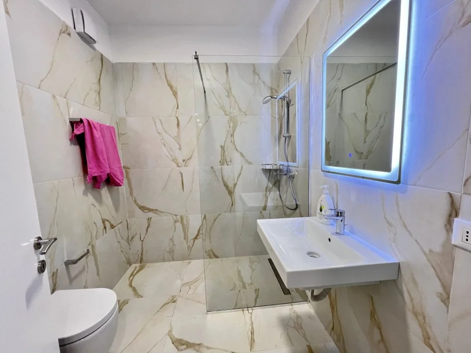 📣 QERA SUPER Apartment 1+1 Me Post Parking📍Kompleksi "Delijorgji" 🛣️ Rruga e "Kavajes" ✨