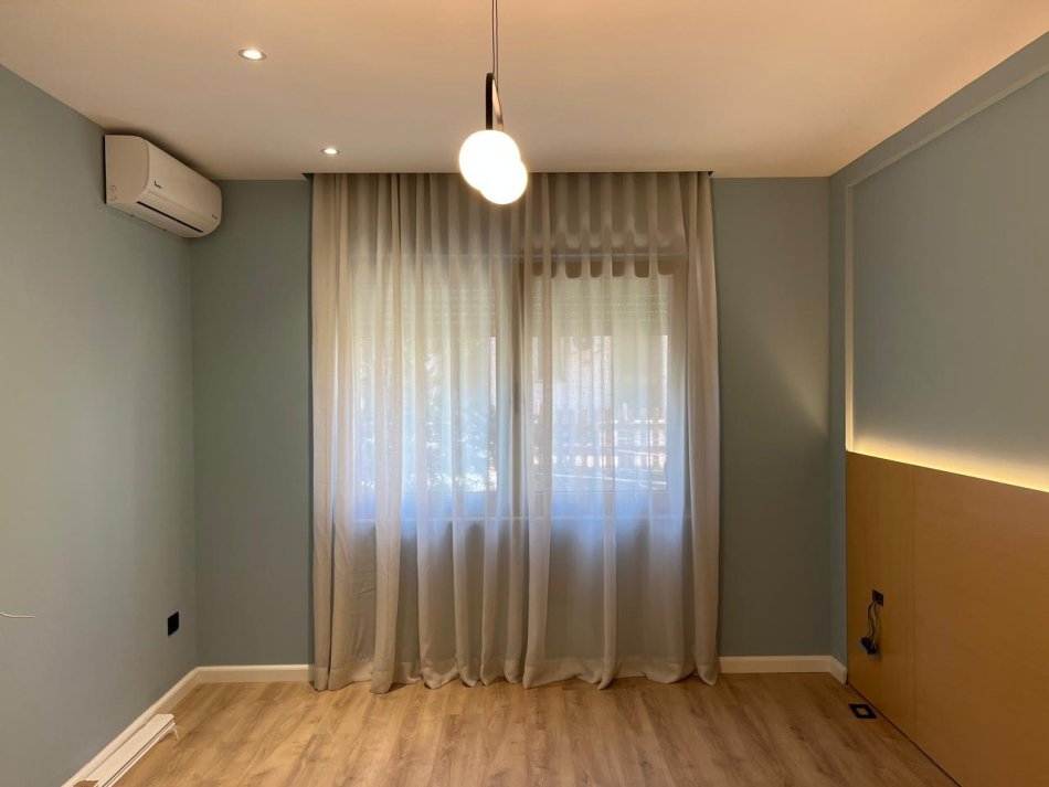 Tirane, jepet me qera zyre Kati 2, 116 m² (Bllok)