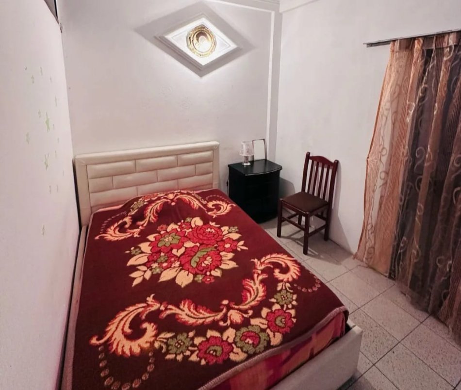 Tirane, jepet me qera shtepi 2+1 Kati 2, 80 m² 380 € (rruga e Dibres)