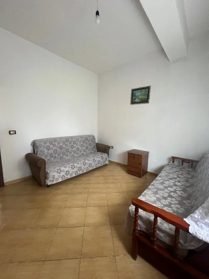 Tirane, jepet me qera apartament 1+1 Kati 0, 45 m² 300 € (Jordab Misja)