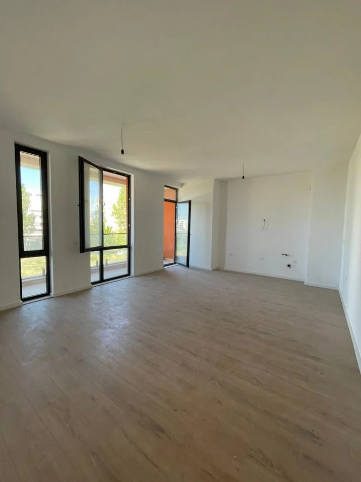 Tirane, shitet apartament 2+1+Ballkon Kati 3, 126 m² 198.600 € (Bulevardi i Ri)