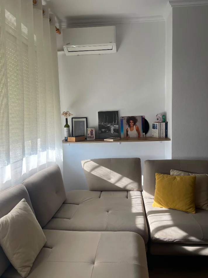 Tirane, jepet me qera apartament 1+1 Kati 4, 70 m² 600 € (Pallati tid)