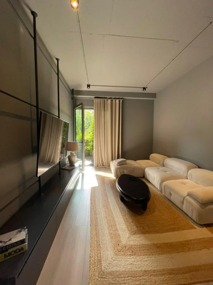 Tirane, jepet me qera apartament 2+1 Kati 4, 105 m² 2.500 € (Lion Park Residence)