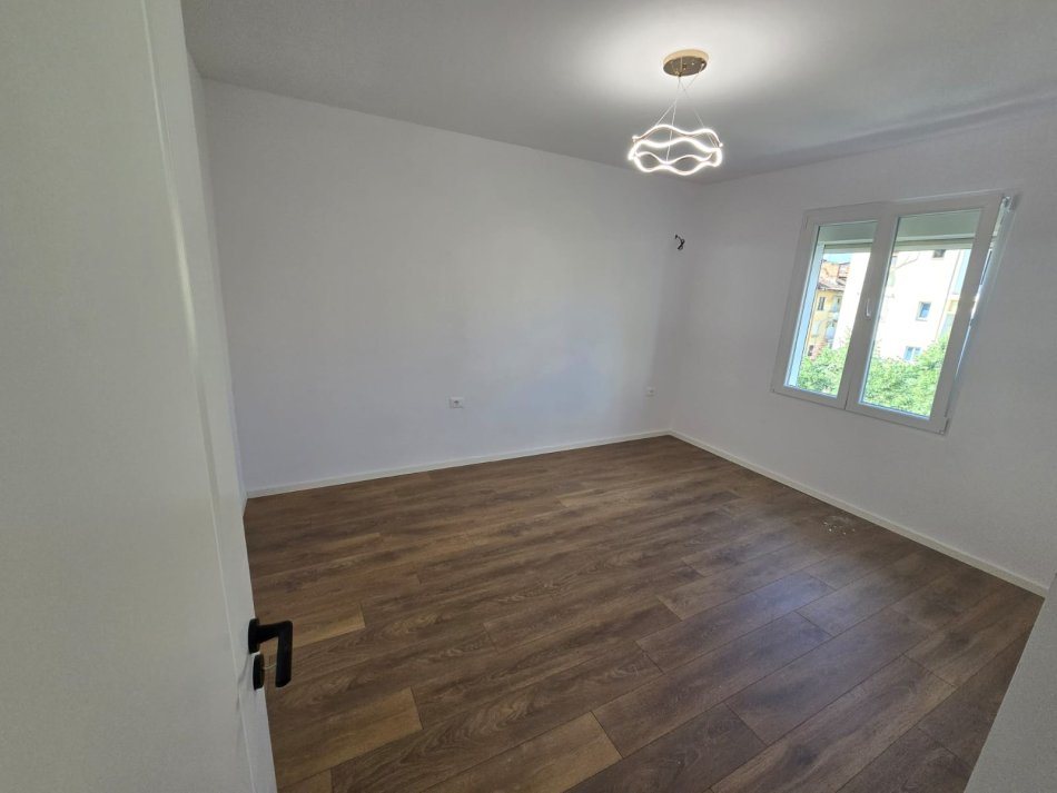 Tirane, shitet apartament 2+1 Kati 4, 75 m² 185.000 € (Myslym Shyri)