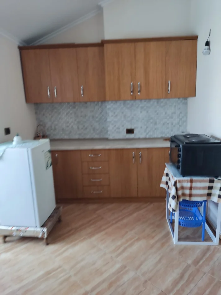 Tirane, jepet me qera apartament 1+1 Kati 5, 60 m² 380 € (Kryqezimi i Siri Kodres)
