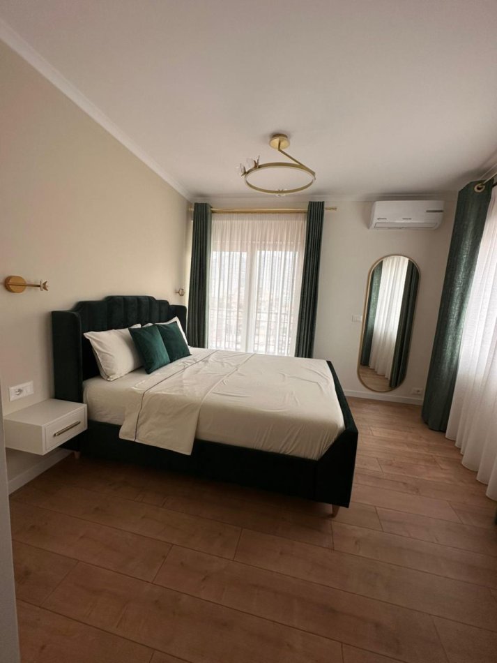 Tirane, shitet apartament 3+1 Kati 4, 130 m²