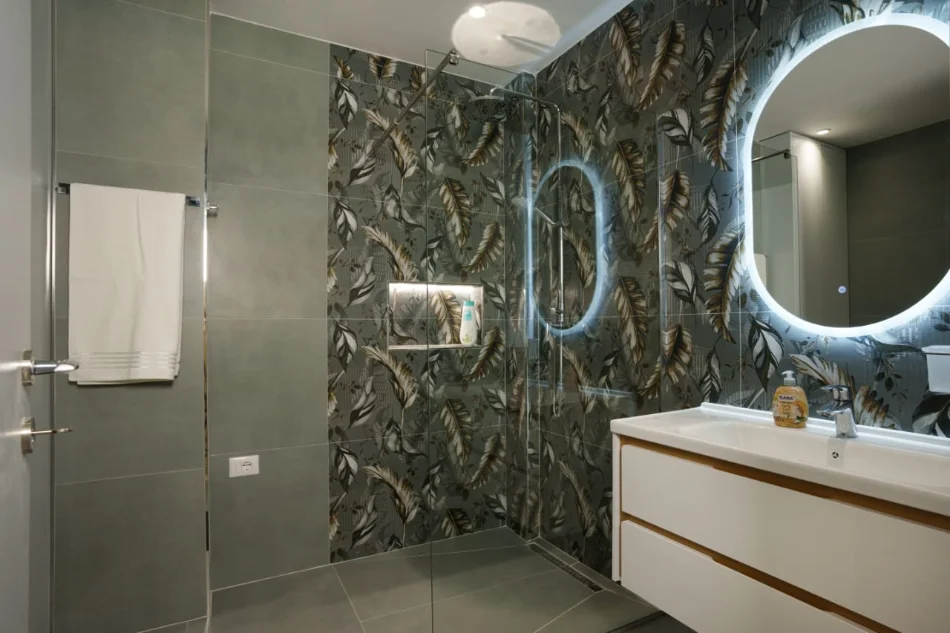 Durres, jepet me qera apartament 1+1+Ballkon Kati 12, 69 m² 650 € (Ujesjellesi, Durres)