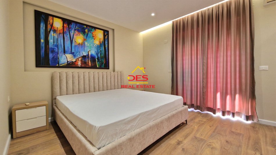 Vlore, jepet me qera apartament 2+1+Ballkon Kati 3, 110 m² 700 € (Rruga Gjergj Arianiti)