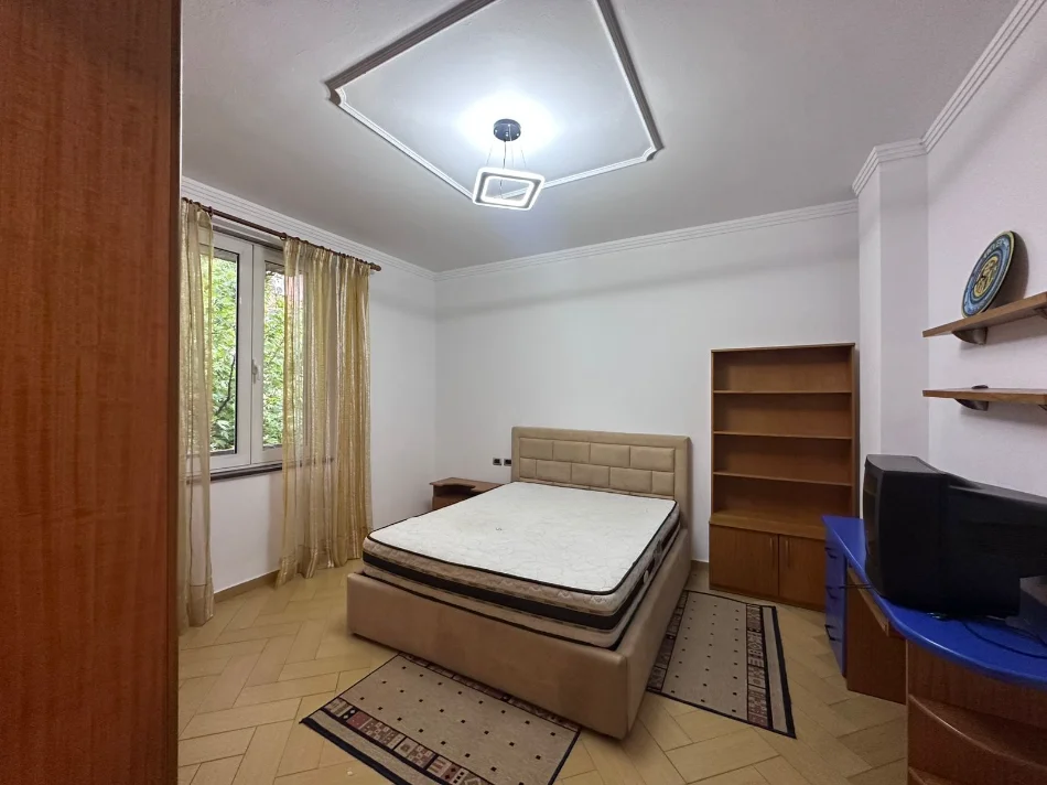 Tirane, jepet me qera |Shtepi Private 2+1 Kati 3, 140 m² 500 € (Rruga Myslym Keta)