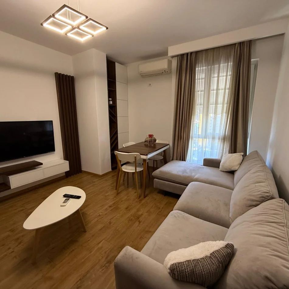 Tirane, jepet me qera apartament 1+1 Kati 5, 60 m² 548 € 